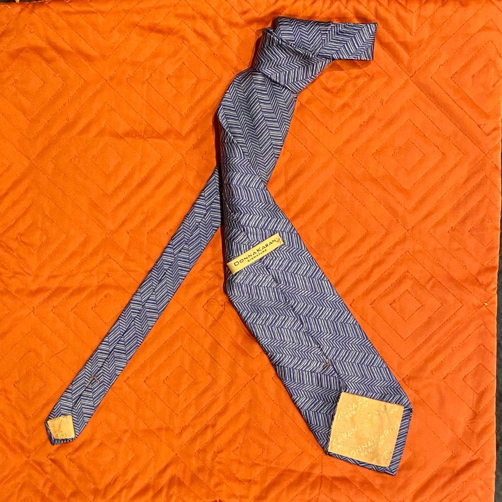 Donna Karan Signature Vintage Woven Silk Necktie